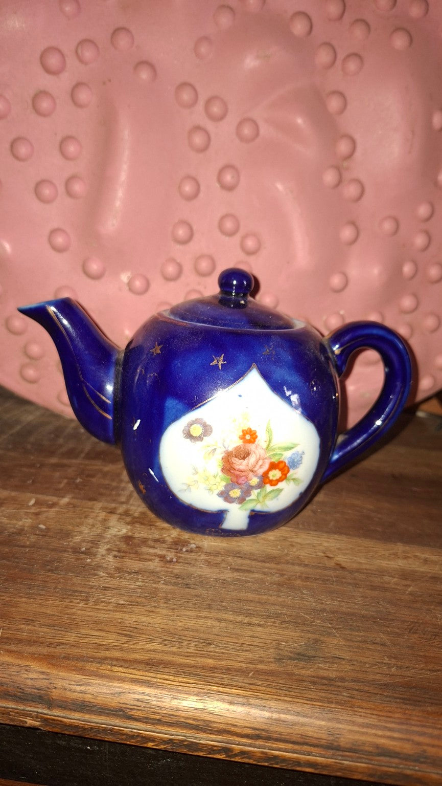 Cobalt blue floral teapot with gilt decoration